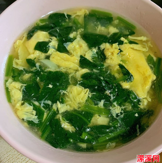 菠菜鸡蛋汤的家常做法，教你鲜嫩清淡的菠菜蛋汤