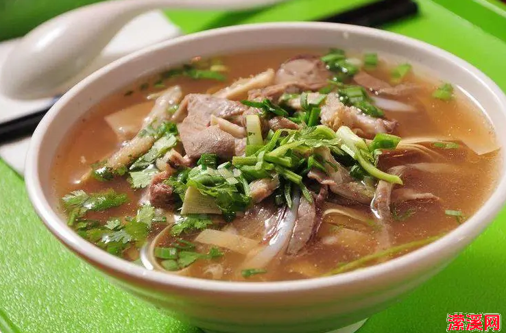 烩饼怎么做简单又好吃，教你做解馋又美味的牛肉汤烩饼