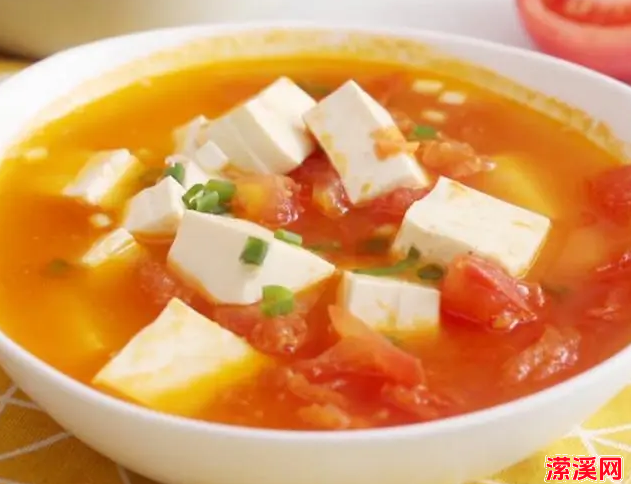 鸡蛋西红柿豆腐汤的家常做法，大厨分享番茄豆腐汤的正确做法