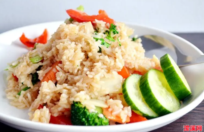 素什锦炒饭的做法大全，分享一道虾仁什锦炒饭的做法