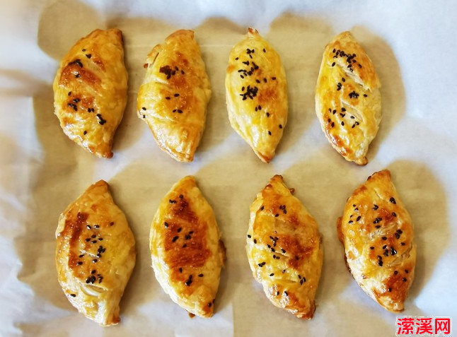 香蕉派的做法大全，没想到香蕉派用饺子皮也能做