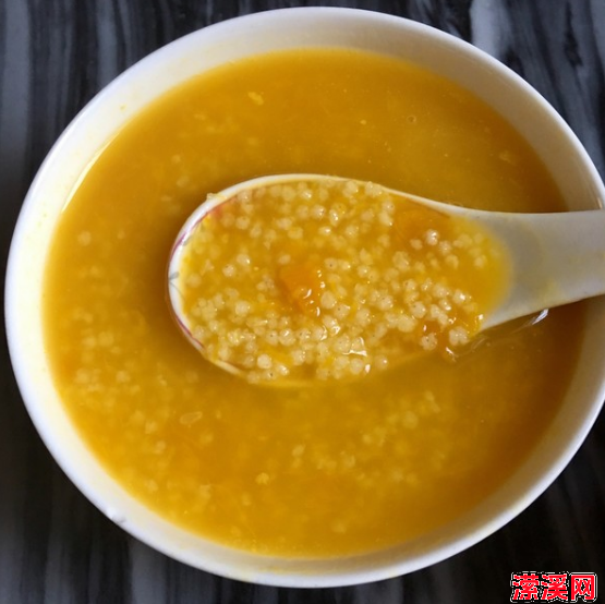 小米南瓜粥怎么做好喝窍门，小米南瓜粥加什么更粘稠