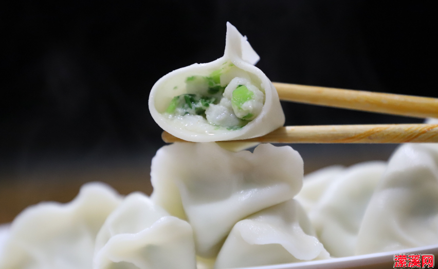 鱼肉馅饺子怎么做好吃，大厨教你做鲜嫩无比的鱼肉饺子