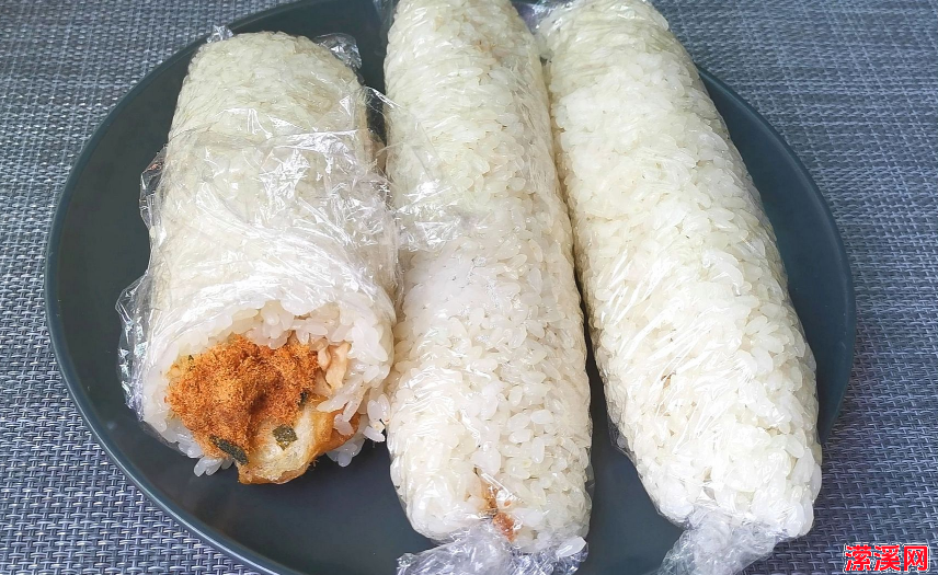 怎样做糯米粉饭团，糯米饭团这样做软糯入味