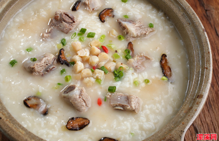 正宗潮汕排骨粥的做法，吃一次就念念不忘的排骨粥