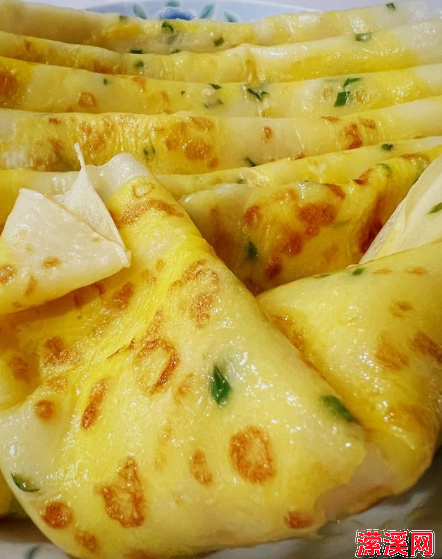 鸡蛋饼怎么摊才能软软的做法，教你做柔软好吃的早餐鸡蛋饼