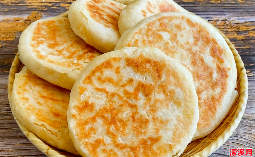 糖酥饼的家常做法，酥到掉渣的糖酥饼这样做