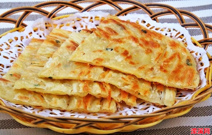 怎样做油饼又软又蓬松，油饼这样做太好吃了