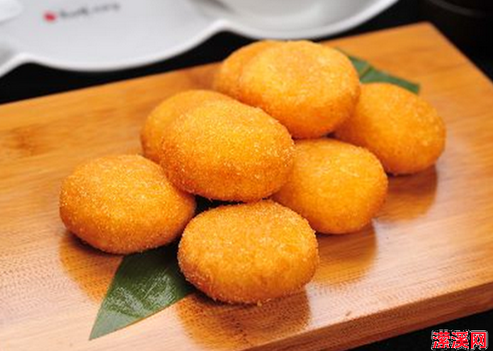 自制懒人南瓜饼的家常做法，如何做出松软的南瓜饼