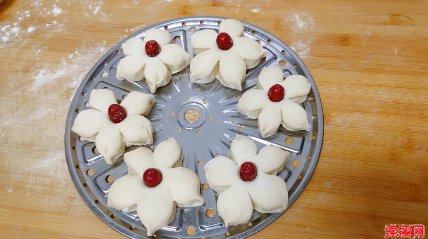 花枣馒头的做法大全，分享几款简单又漂亮的枣花馒头