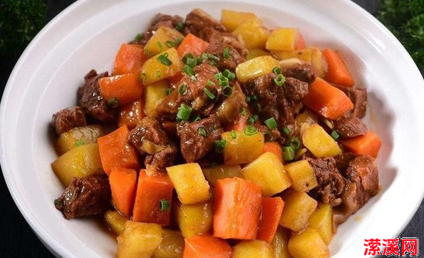 冬天要做的红萝卜土豆焖牛腩，最简单最原始的方法