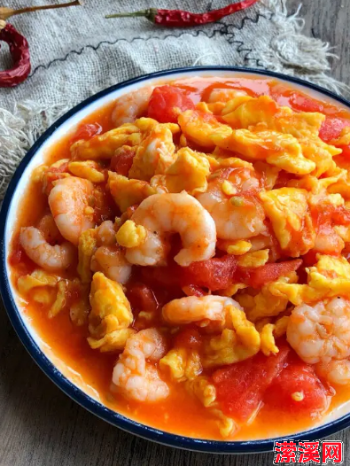 番茄炒鸡蛋虾仁的做法，既适合家常也适合宴客