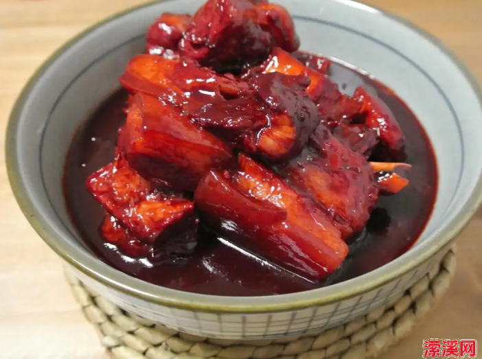 更具风味的湘菜豆腐乳红烧肉，有除腥解腻的作用