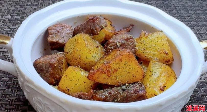 孜然土豆牛肉粒：家常版的香辣美味